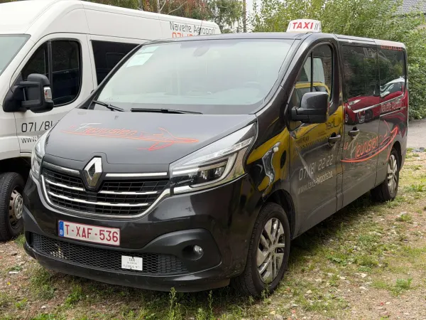 Renault Trafic ( 9 PLACES ) 2.0 Blue dCi 120Ch ( 1er propriétaire ) VENTE MARCHAND / EXPORT !