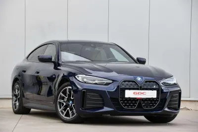 BMW i4 I4 40 l Gran-Coupé l M-Sport l Zetelverwarming l Adaptive Cruise Control l Camera