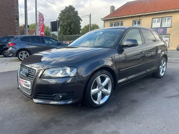 Audi A3 Sportback 1.6 TDi Ambiente 1ER PROPRIO *** XENON/CLIM AUTO/CUIR CHAUFFANT/CAPTEURS ***