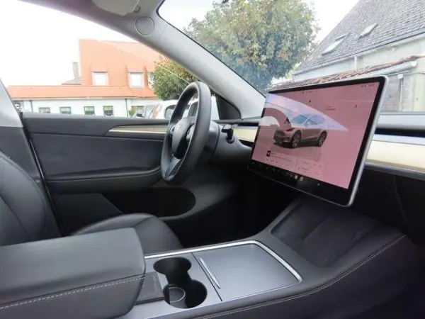 Tesla Model Y Tesla Model Y