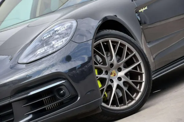 Porsche Panamera 4 e-Hybrid l Pano Dak l Luchtvering l Sportuitlaat