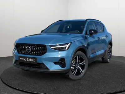 Volvo XC40 XC40 Plus, B3 Mild-Hybrid, Benzin, Dark