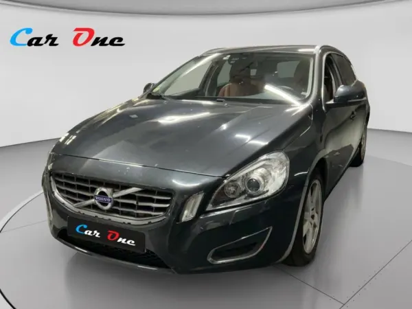 Volvo V60 D4 163 ch AWD Summum Geartronic A