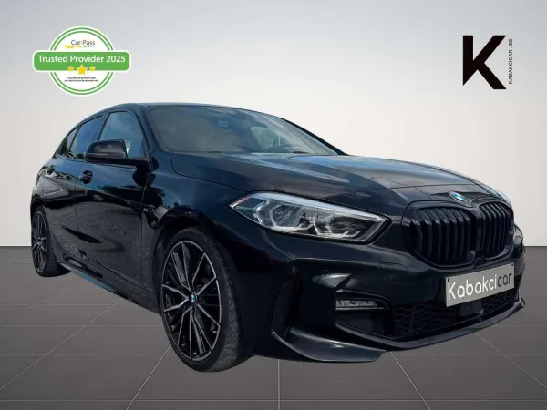 BMW 118 118iA / Pack M performance / Navi / Jantes 19 / Garantie 12 Mois