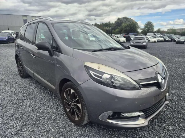Renault Scenic XMOD 1.5 dCi Energy Bose Edition 7 Places / Marcha