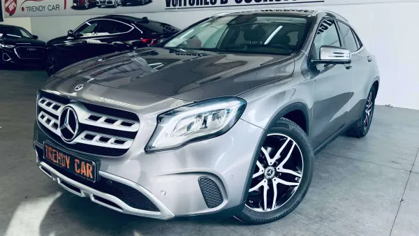 Mercedes-Benz GLA 180 AUTOMATIC+NAVI+PANO+CAMERA+HIFI+CARNET+GARANTIE