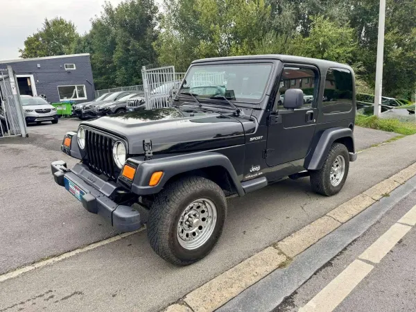 Jeep Wrangler 2.4i 16v Sport hard top " belgium car pass "