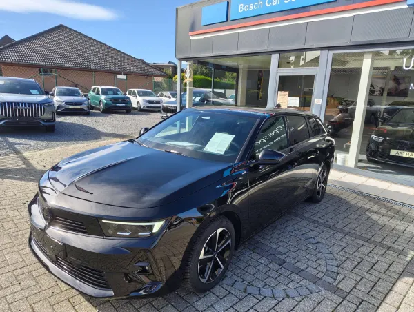 Opel Astra Astra Sports Tourer 1.2 Turbo GS S/S 130 PK slechts 10399 km !
