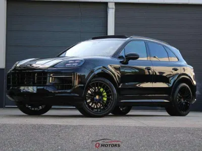 Porsche Cayenne E-Hybrid/PANO/LED/KEYLESS/SPORTDESIGN/BOSE/PORSCHE APPROVED