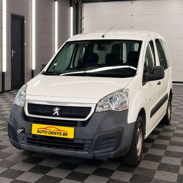 Peugeot Partner BENZINE bj2017 EUR6b 56.544km