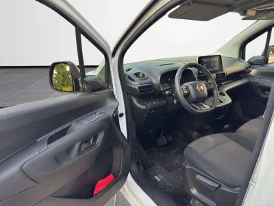 Fiat Doblo 1.5 BlueHDI L1 Light S/S *VANAF €190 PER MAAND* - *APPLE CARPLAY - ACHTERUITRIJCAMERA - SCHAKELPADDLES - CRUISE CONTROL*