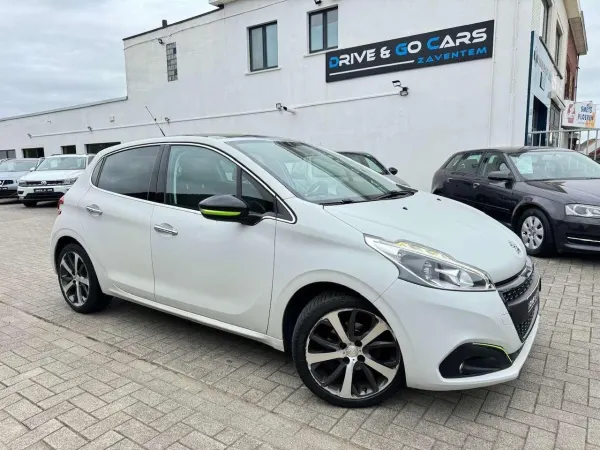 Peugeot 208 1.2 Benzine GT Line S ** 1 JAAR GARANTIE ** !!