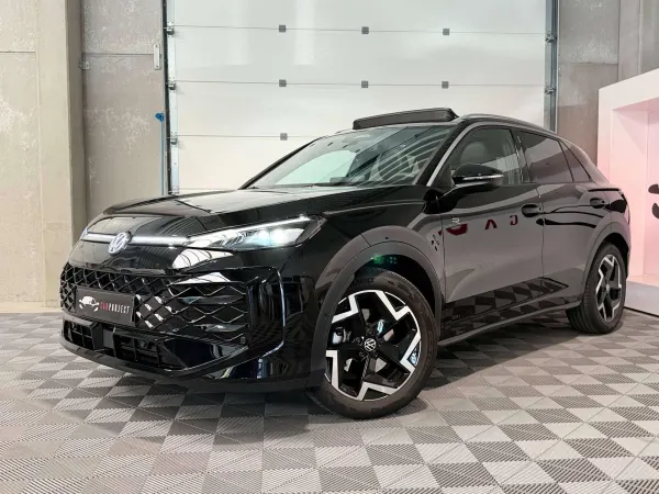 Volkswagen T-Roc NEUVE/NIEW 1.5 eTSI R-Line DSG, Toit Ouvrant, Jantes 18", IQ Light Matrix-LED,