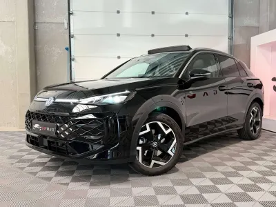 Volkswagen T-Roc NEUVE/NIEW 1.5 eTSI R-Line DSG, Toit Ouvrant, Jantes 18", IQ Light Matrix-LED,