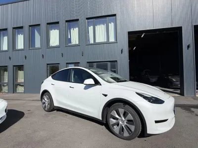 Tesla Model Y STANDARD RWD