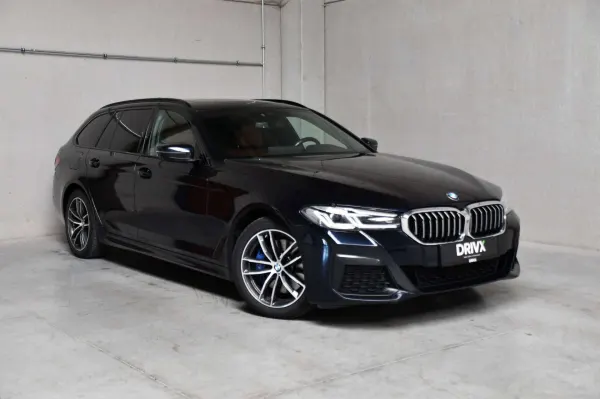 BMW 530 530e Touring - PHEV - Keyless - Comfortzetels - Harman/Kardon - Panodak - 360° Camera