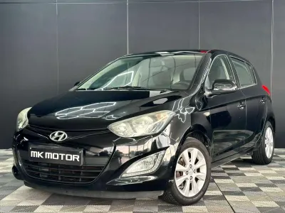 Hyundai i20 🟢1.2 ESSENCE 84CV - CLIM - 5 PORTES -
