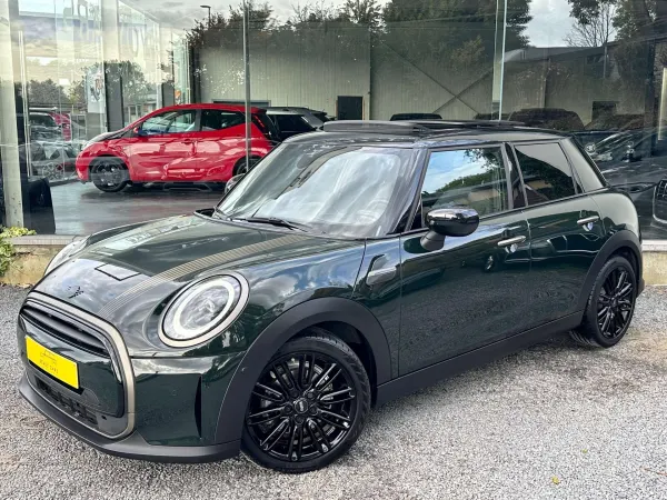MINI Cooper 1.5*FULL OPTION*1ER PROP*VERT BOUTEILLE*5 PORTES*TOIT PANO*HARMAN KARDON*CAM*SIEGE CHAUFF