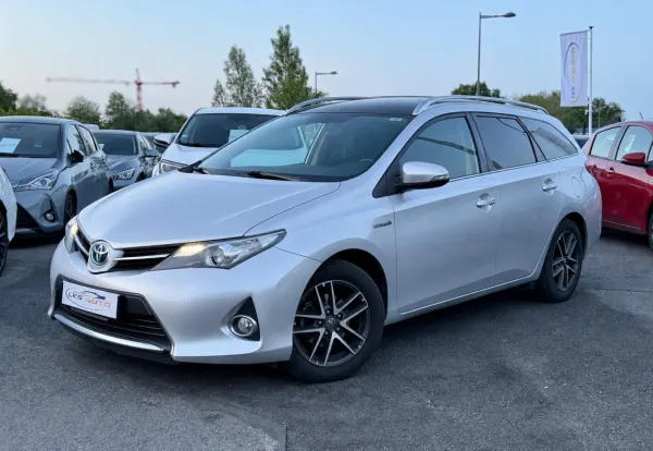Toyota Auris SPORTS Touring 1.8 HYBRID 136H SKYVIEW