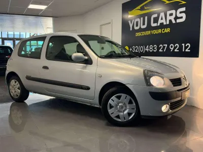 Renault Clio 1.2i 16v Community  Met keuring