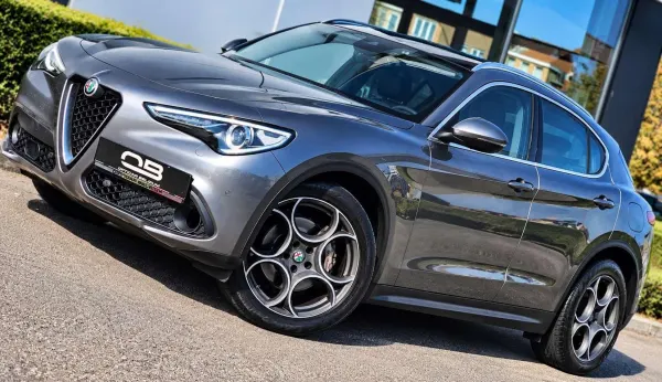 Alfa Romeo Stelvio *** 2.2 JTD - Auto - Full option - Keyless - Pano - Camera - 1st owner - Full Service - Garantie ***