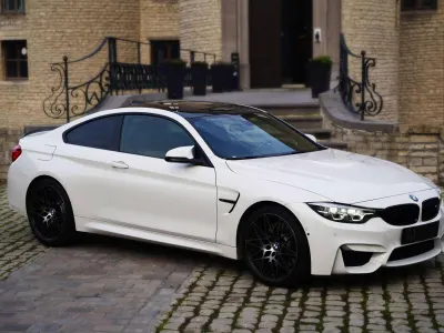 BMW M4 COMPETITION*PACK CARBON*HARMAN KARDON*HUD*SHADOW LINE
