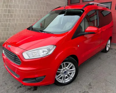 Ford Tourneo Courier 1.0 EcoBoost Titanium + CLIM + CARNET + CAR-PASS + 5 PL