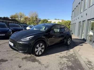 Tesla Model Y LONG RANGE RWD