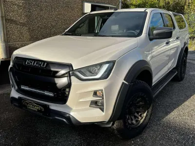 Isuzu D-Max 1.9 Turbo D 4WD LSE / AUTOMATIQUE / CARPLAY / DISTRONIC / ANGLES MORTS / FRONT ASSIST / CAMERA