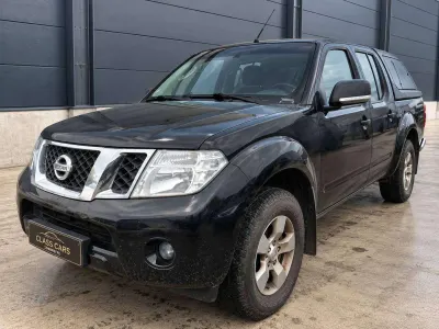 Nissan Navara 2.5 dCi 4x4 / UTILITAIRE / ATTACHE REMORQUE / HARD-TOP / CARNET