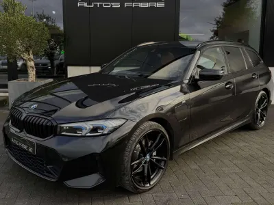 BMW 320 eAS PHEV Plug in M-Pack Panodak Camera 61000kml