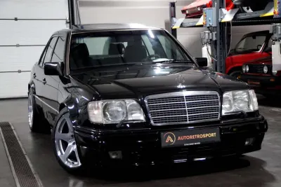 Mercedes-Benz E 500 V8 W124 _ Restauration complète ✅