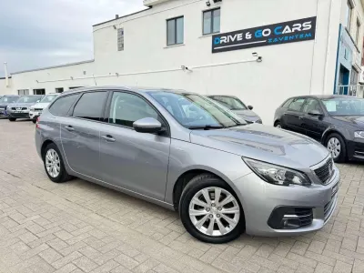 Peugeot 308 1.2 Benzine Style - CarPlay