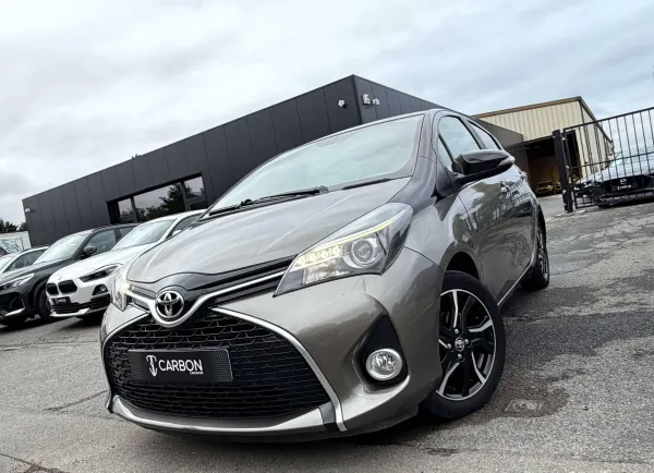 Toyota Yaris 1.33i VVT-i C. and pack Two-Tone 1er PROPRIO/NAVI/CAMERA/KEYLESS/CLIM