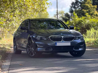 BMW 330 TVA 100% Deductible - Full carnet BMW - 330e PHEV + Entretien complet BMW + Garantie 12 mois + individual