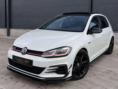 Volkswagen Golf GTI 2.0 TSI TCR OPF / DSG / CAMERA / PANO / DISTRONIC / CARPLAY / FRONT ASSIST / AKRAPOVIC