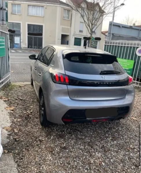 Peugeot 208 II ALLURE 1.2 PureTech S&S 100ch manuelle/Première Main/