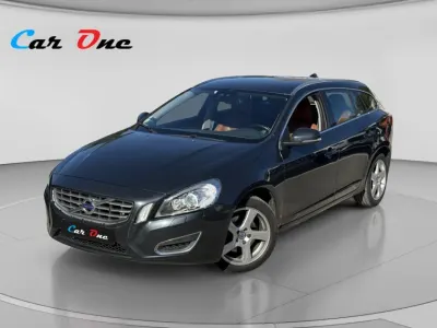 Volvo V60 D4 163 ch AWD Summum Geartronic A