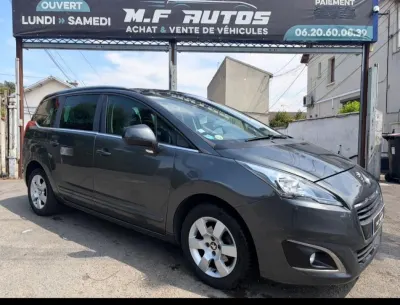 Peugeot 5008 2014 7 Places 1.6l 115 HDI TOIT PANO RADAR RÉGULATEUR BLUETOOTH