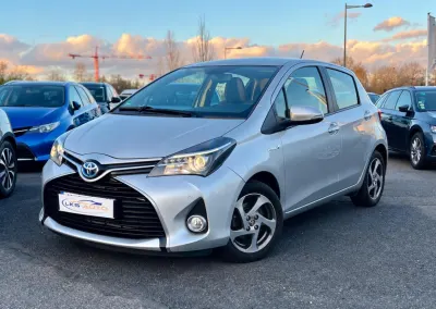Toyota Yaris III 1.5 HYBRID 100H DESIGN