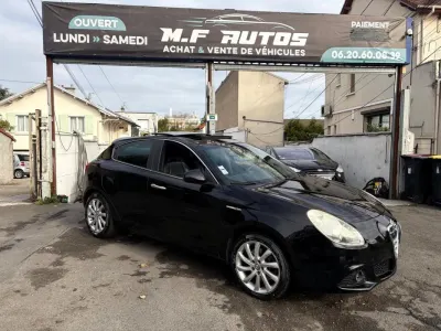 Alfa Romeo Giulietta BOITE AUTO TOIT OUVRANT GPS CUIR RADARS BLUETOOTH PAIEMENT EN 3 FOIS