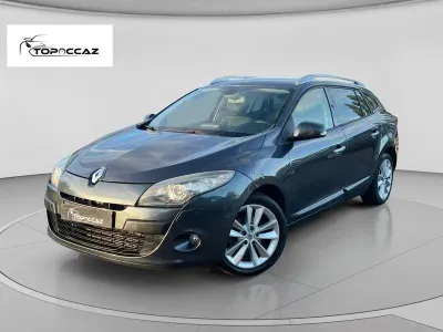Renault MEGANE III ESTATE 1.5 DCI 110CH CARMINAT TOMTOM ECO² - 11/2010 - GPS - 1 ERE MAIN