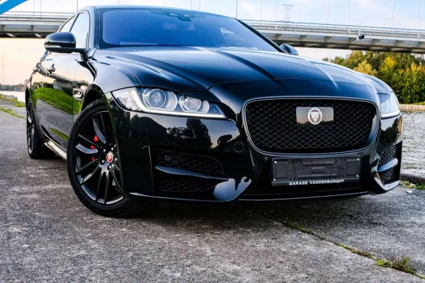 Jaguar XF 2.0 D 179pk R-Sport Meridian ACC AWD