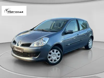 Renault CLIO III 1.2 ESS 75CH EXPRESSION 5.P * 74.000KM * 1ERE MAIN