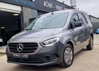 Mercedes-Benz Citan 1.5 CDI 110 - TVAC / BTWin - 3 PLACES - LANE ASSIST - REGULATEUR DISTRONIC - SMARTPHONE - ETAT NEUF - UTILITAIRE