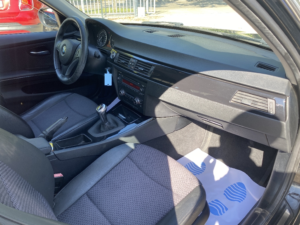 Bmw Serie 3 318d 143 ch Confort