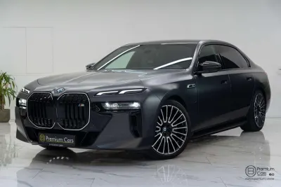 BMW 760 xDrive Individual! FULL OPTIONS! Black pack!