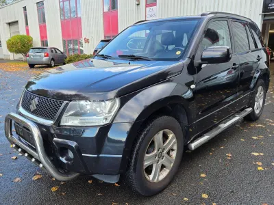 Suzuki Grand Vitara Grand Vitara 2.0i JLX-E ** EXPORT **