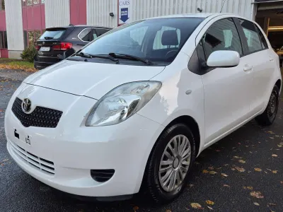 Toyota Yaris Yaris 1.3i VVT-i 16v **Lees de beschrijving**