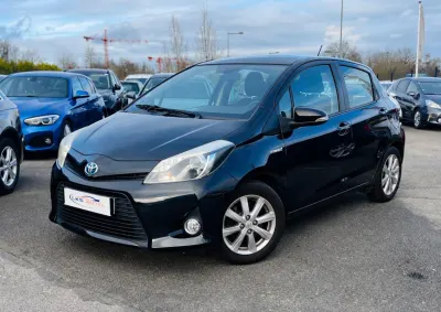Toyota Yaris III 1.5 HYBRID 100H DESIGN